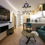 Designovy Apartman Heaven S Krbem A Saunou Na Prazskych Vinohradech